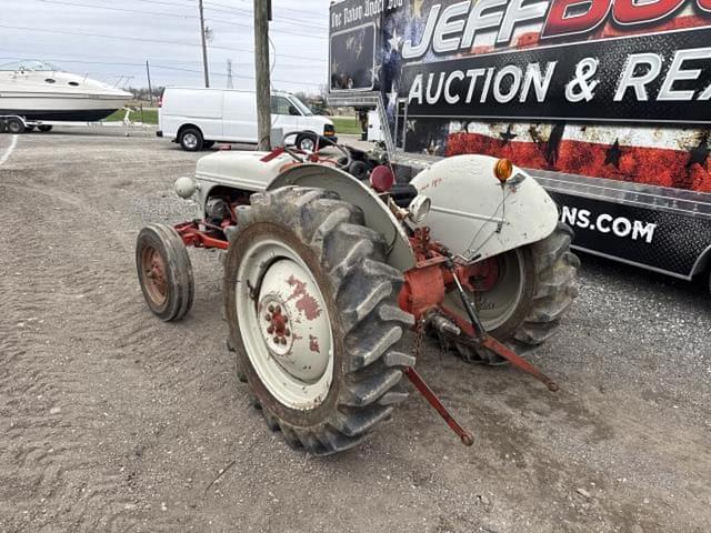 Image of Ford 8N equipment image 1