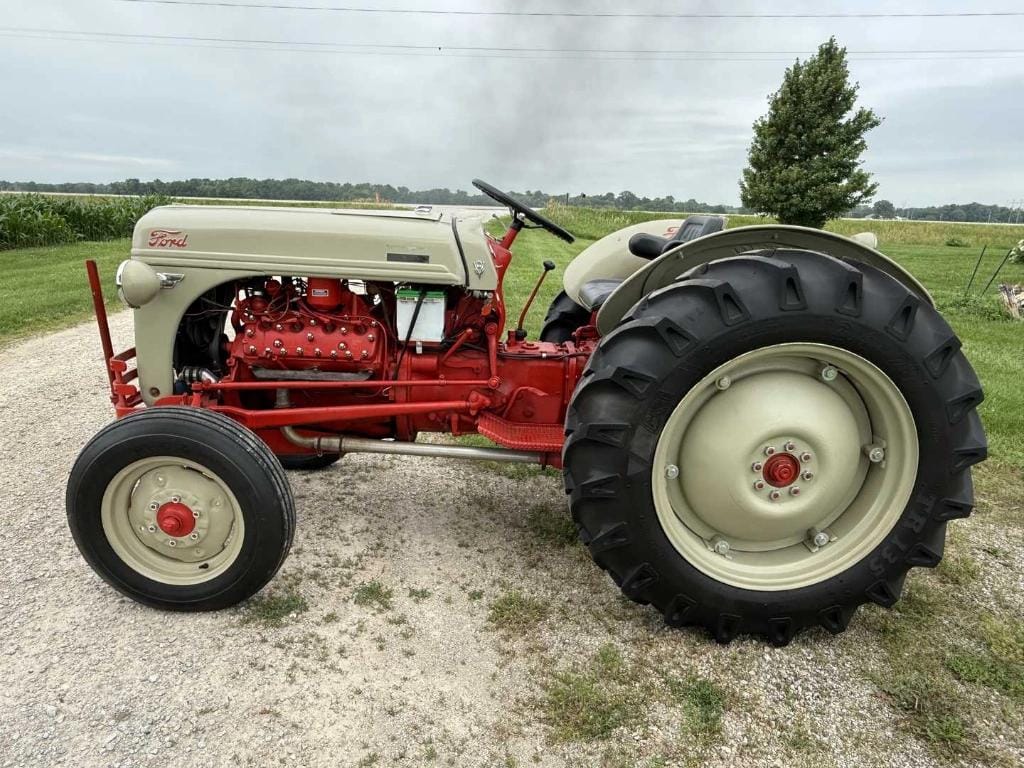 1952 Ford 8N Equipment Image0