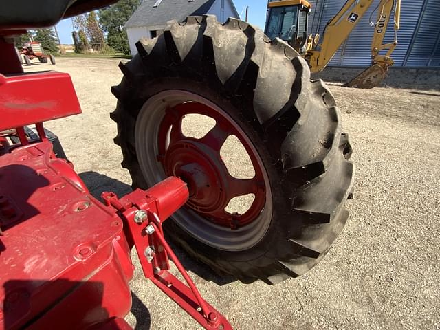 Image of Farmall M equipment image 4