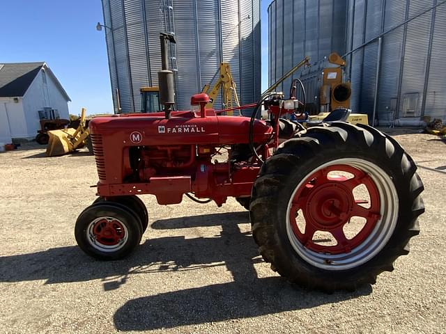 Image of Farmall M equipment image 2