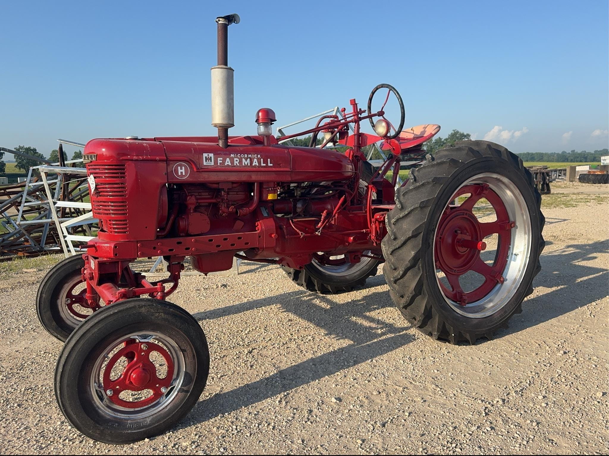 1952 Farmall H Equipment Image0
