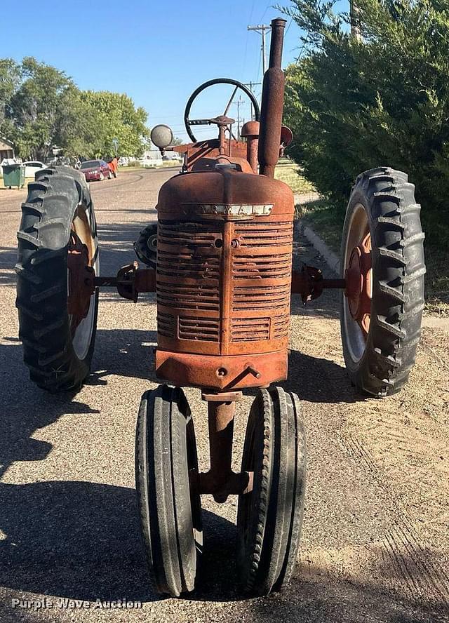 Image of International Harvester Farmall H equipment image 1