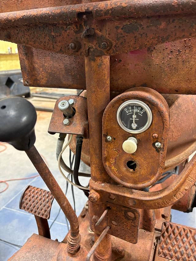 Image of Farmall H equipment image 4