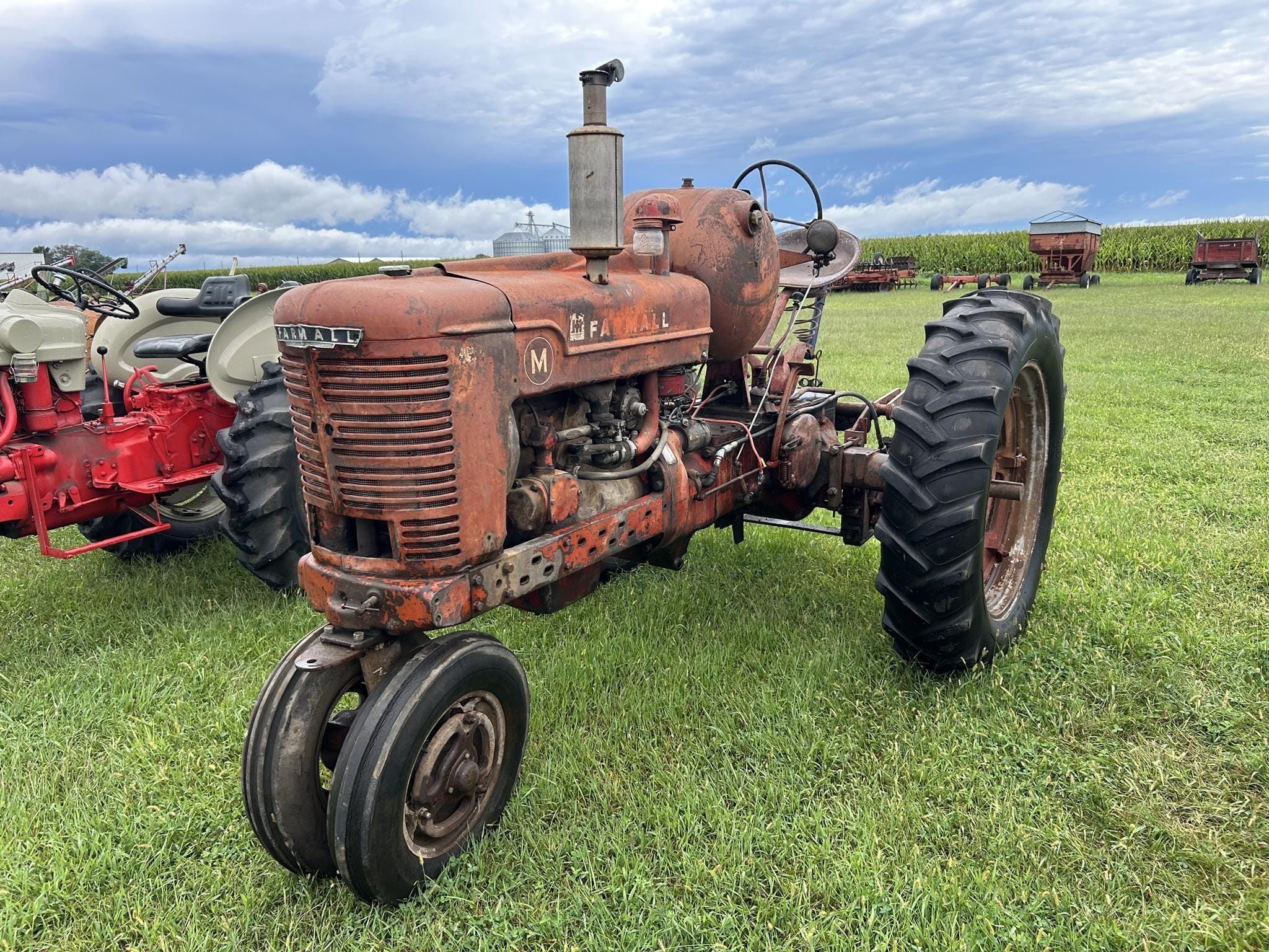 1952 Farmall M Equipment Image0