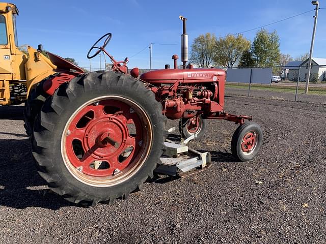 Image of Farmall Super C equipment image 2