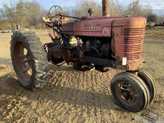 Image of Farmall Super M equipment image 4