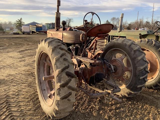 Image of Farmall Super M equipment image 1