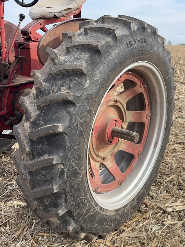Image of Farmall Super M equipment image 4