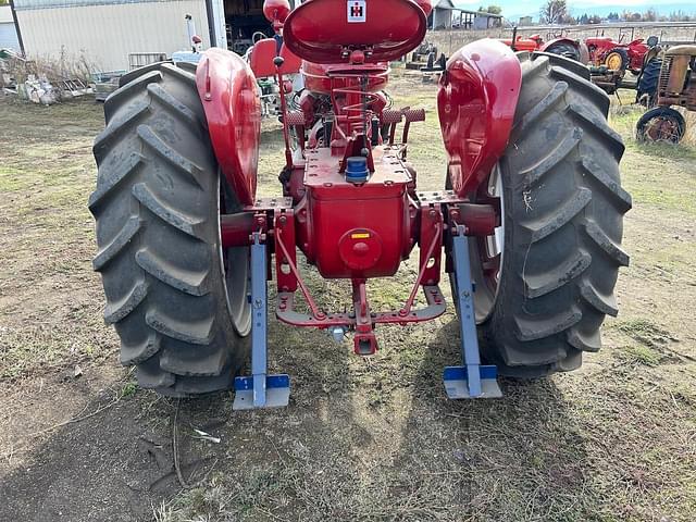 Image of Farmall Super M equipment image 1