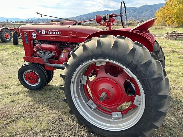 Image of Farmall Super M equipment image 4