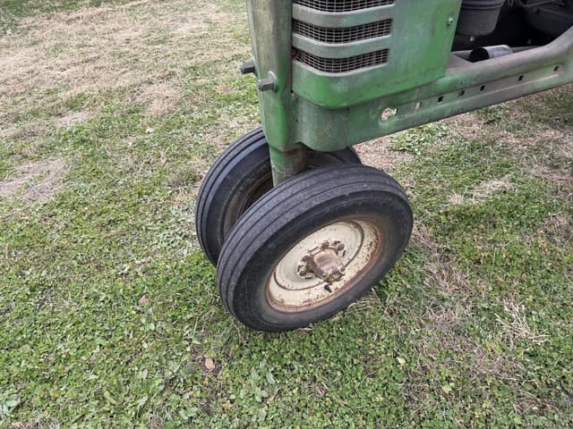 Image of John Deere B equipment image 2