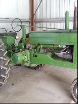 1952 John Deere B Image