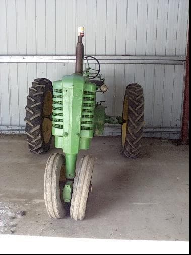 Image of John Deere B Image 1