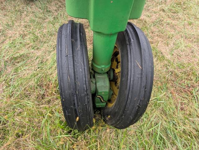 Image of John Deere B equipment image 4