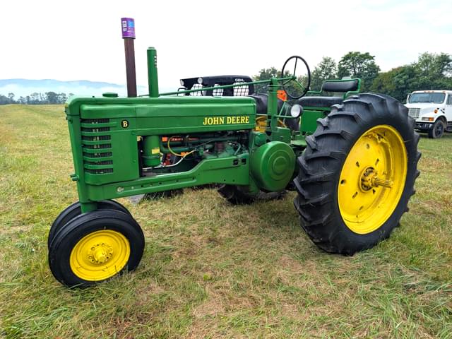 Image of John Deere B equipment image 1