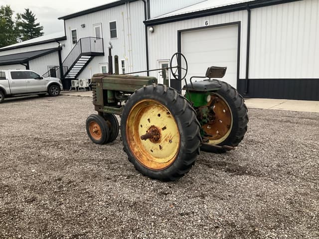 Image of John Deere B equipment image 2