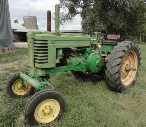 1952 John Deere G Equipment Image0