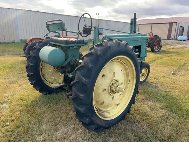 Image of John Deere B equipment image 4