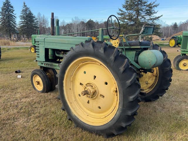 Image of John Deere B equipment image 2