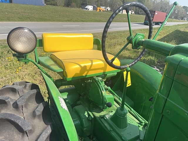 Image of John Deere M equipment image 3