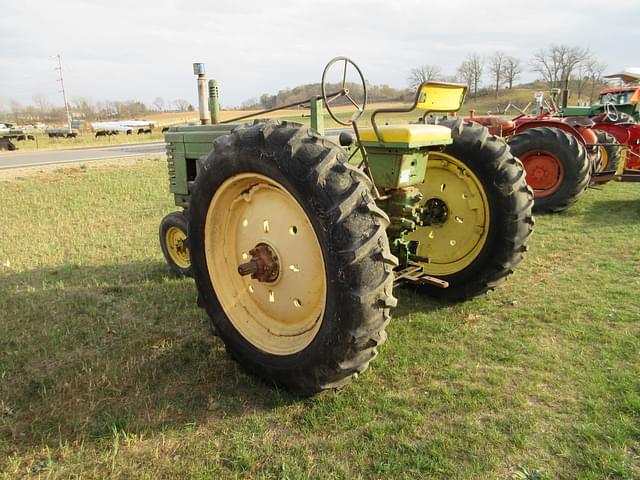 Image of John Deere B equipment image 4