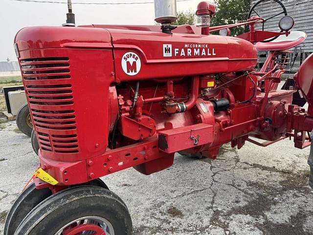 Image of Farmall Super M equipment image 1