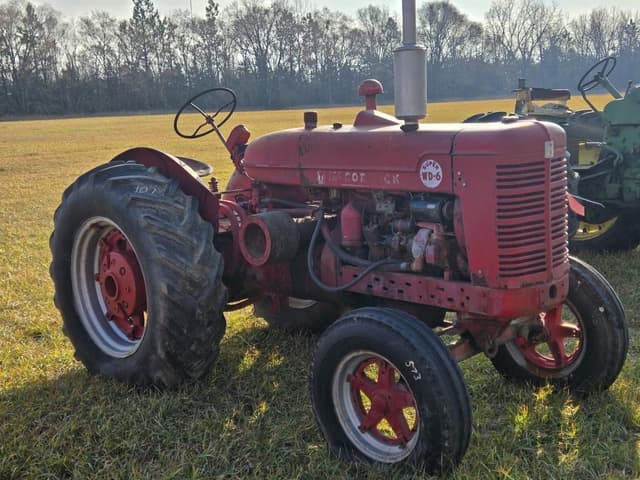 Image of McCormick-Deering Super WD-6 equipment image 2