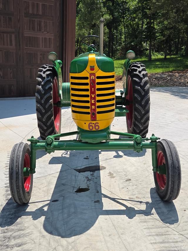 Image of Oliver 66 equipment image 2