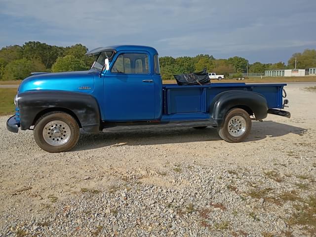 Image of Chevrolet 3800 equipment image 2