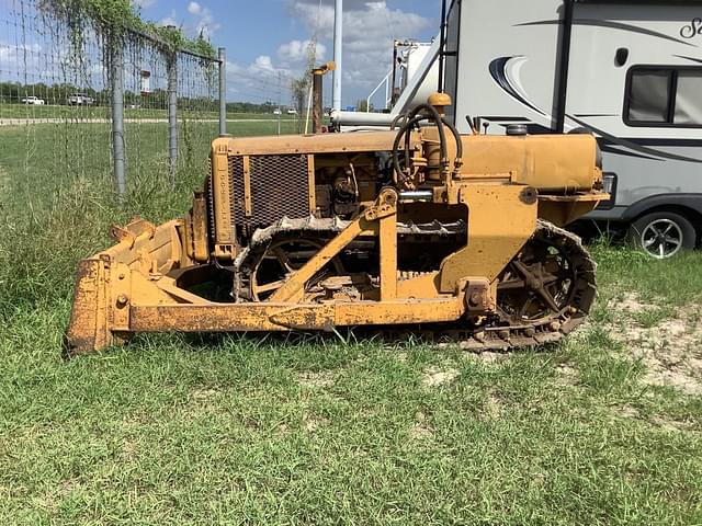 Image of Caterpillar D2 equipment image 2