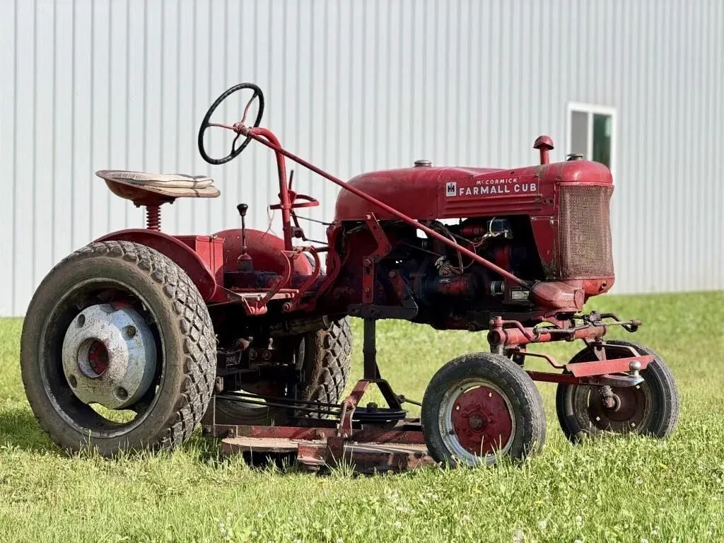1953 Farmall Cub Equipment Image0