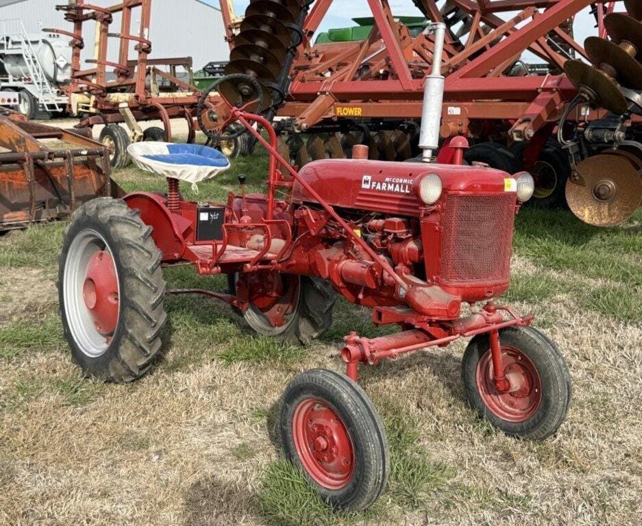Main image Farmall Cub