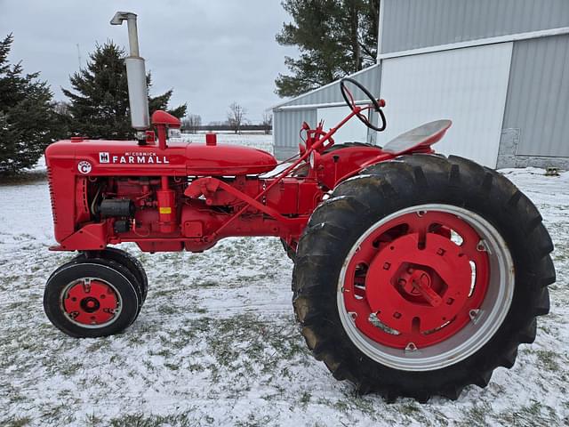 Image of Farmall Super C equipment image 1