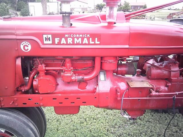 Image of Farmall Super H equipment image 1