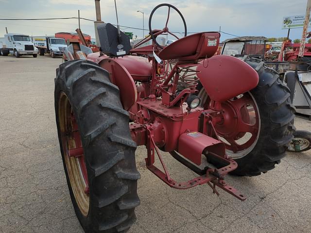 Image of Farmall Super H equipment image 4