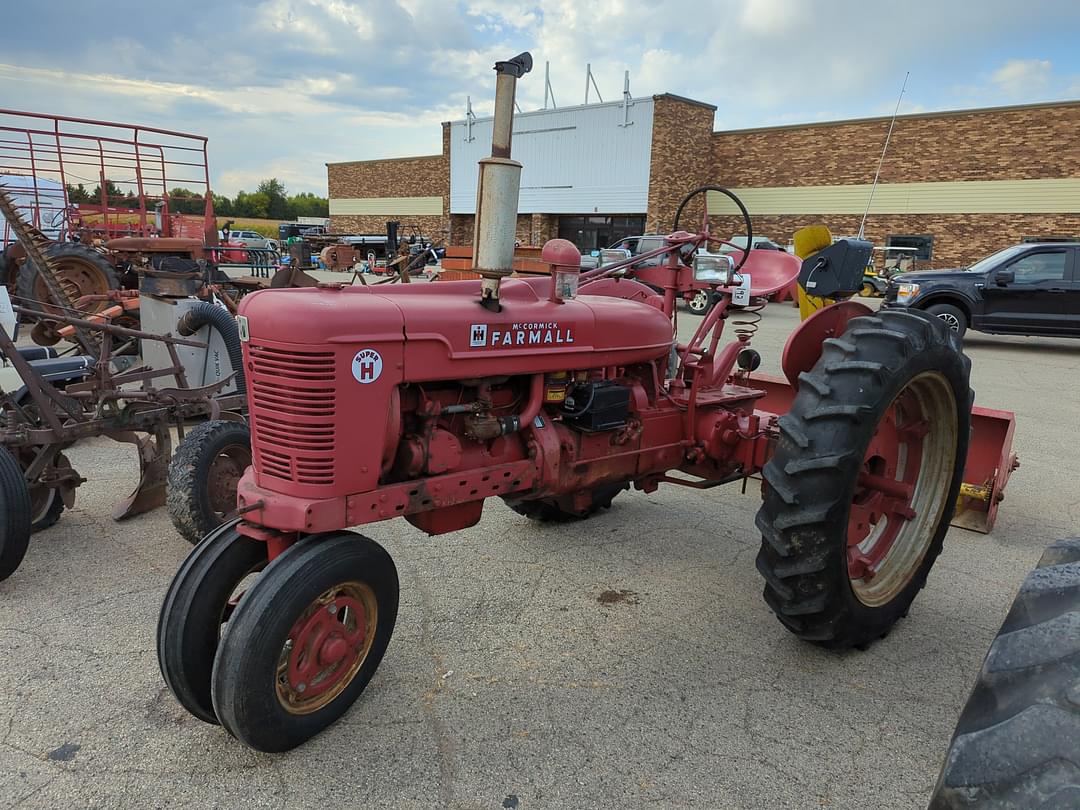 Image of Farmall Super H Primary image