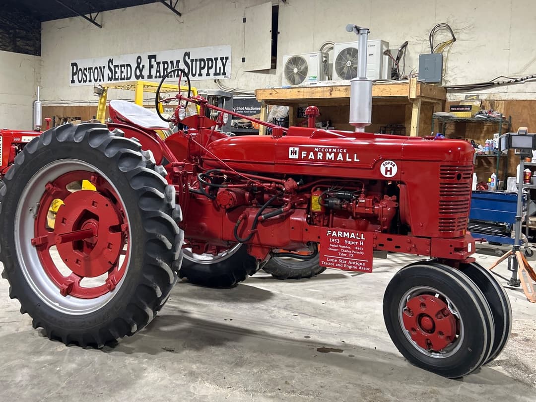 Image of Farmall Super H Primary image