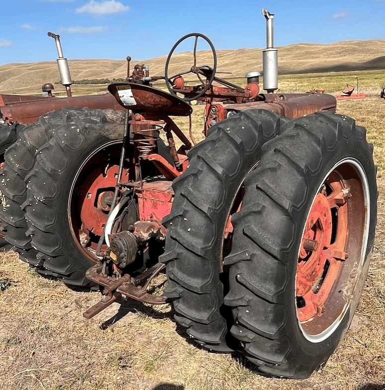 Image of Farmall Super H Image 1