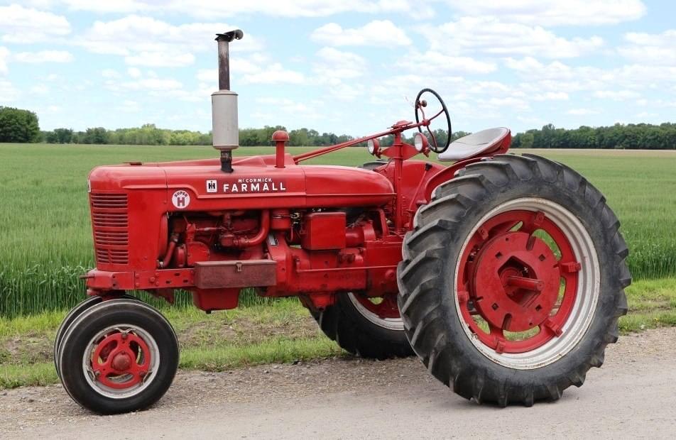 Image of Farmall Super H Primary image