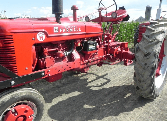 Image of Farmall Super H Primary Image