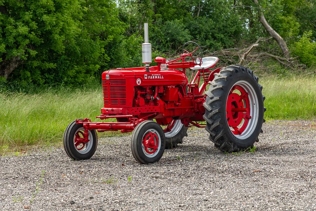 Image of Farmall Super H Primary image