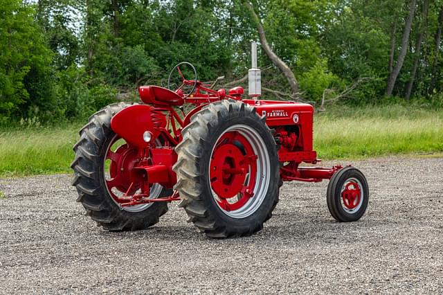 Image of Farmall Super H equipment image 4