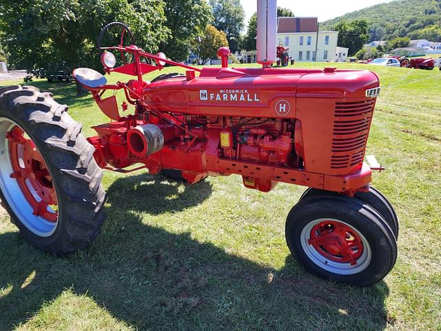 Image of Farmall Super H equipment image 4