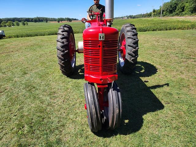 Image of Farmall Super H equipment image 2