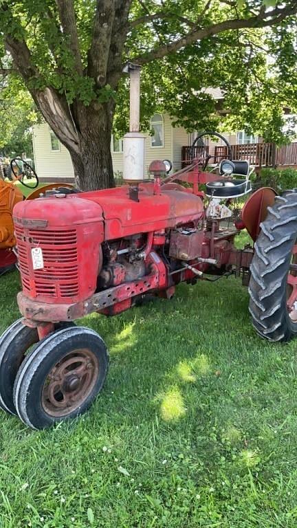 Image of Farmall Super H equipment image 1