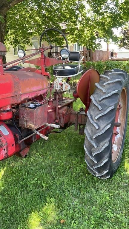 Image of Farmall Super H equipment image 3