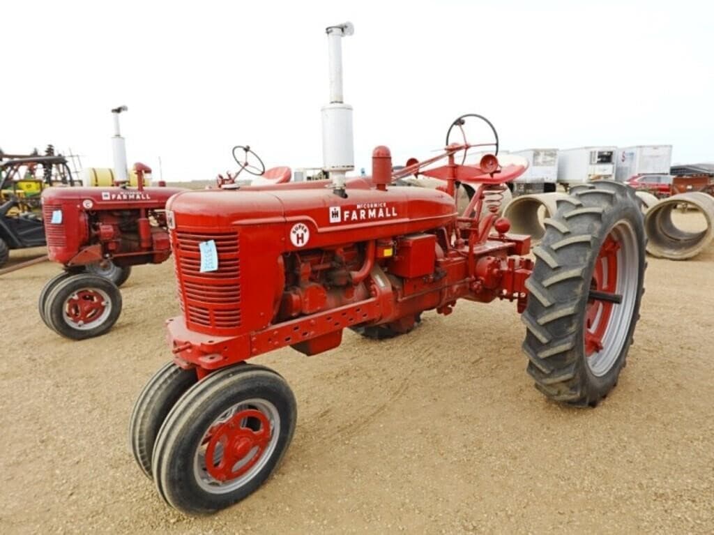 Image of Farmall Super H Primary image