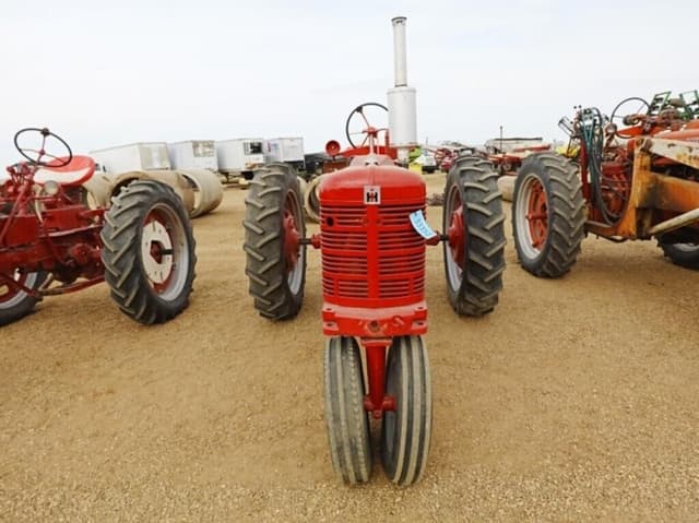 Image of Farmall Super H equipment image 3