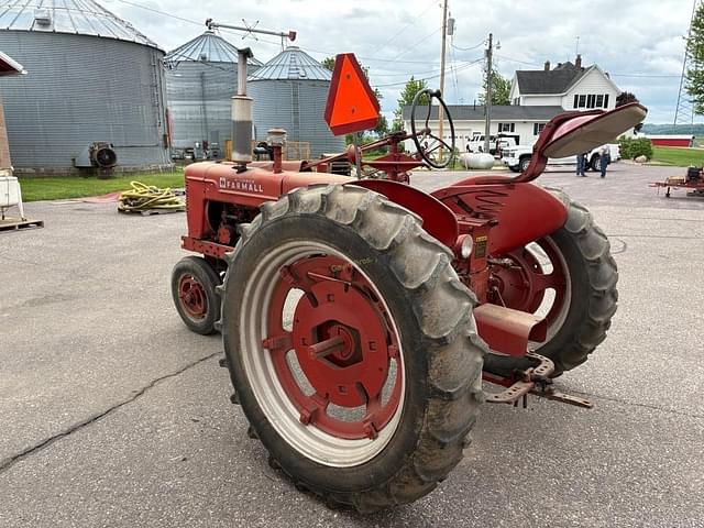 Image of Farmall Super H equipment image 3