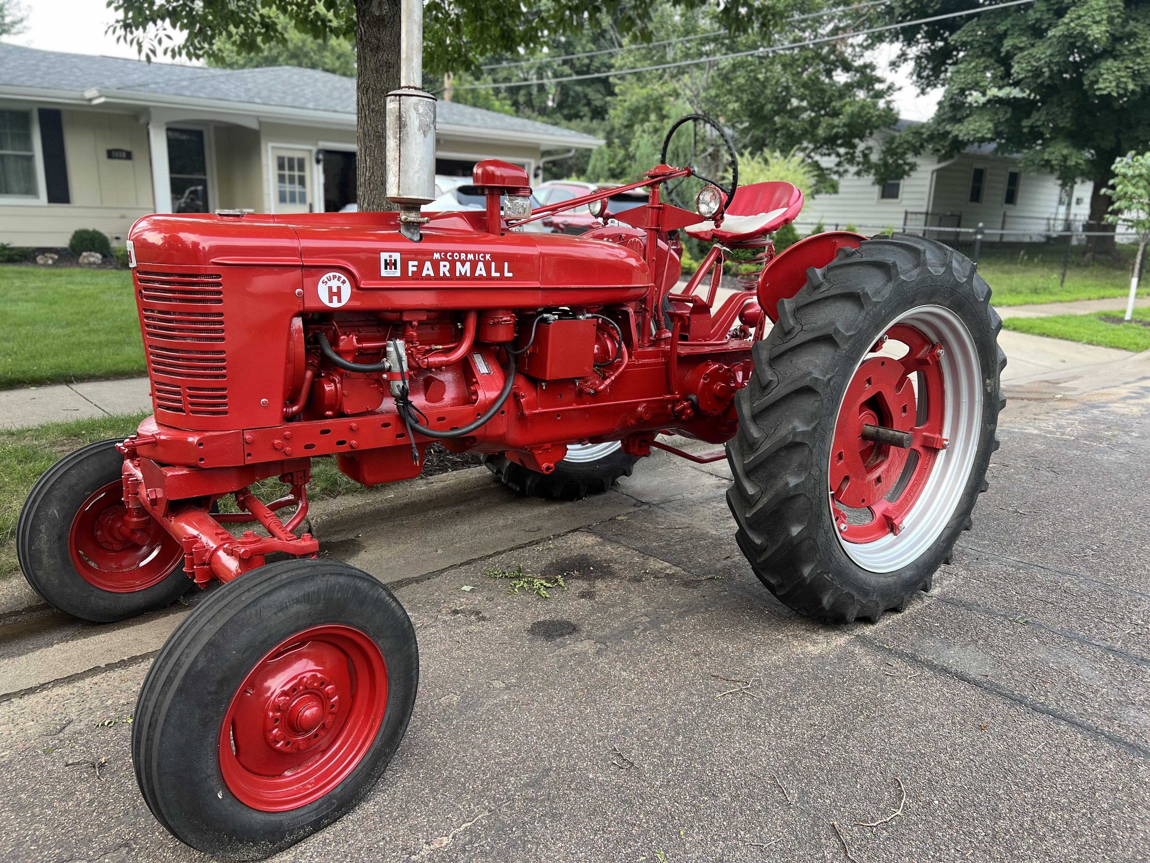 1953 Farmall Super H Equipment Image0